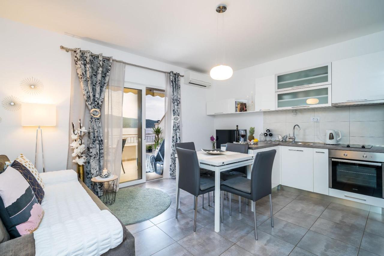 Apartments Ratac Lobrovic With Private Beach And Beautiful Sunset Slano Exteriér fotografie