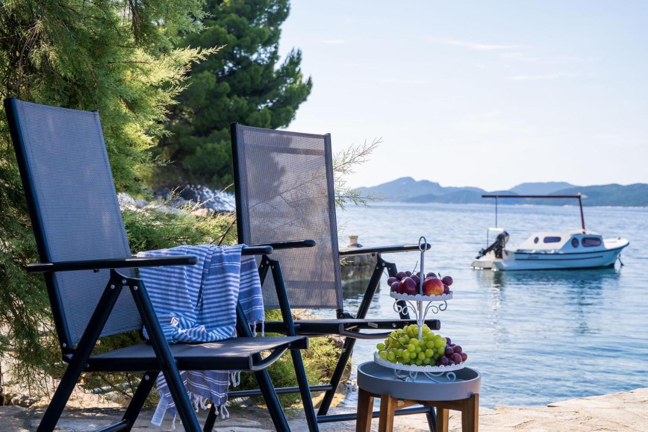 Apartments Ratac Lobrovic With Private Beach And Beautiful Sunset Slano Exteriér fotografie