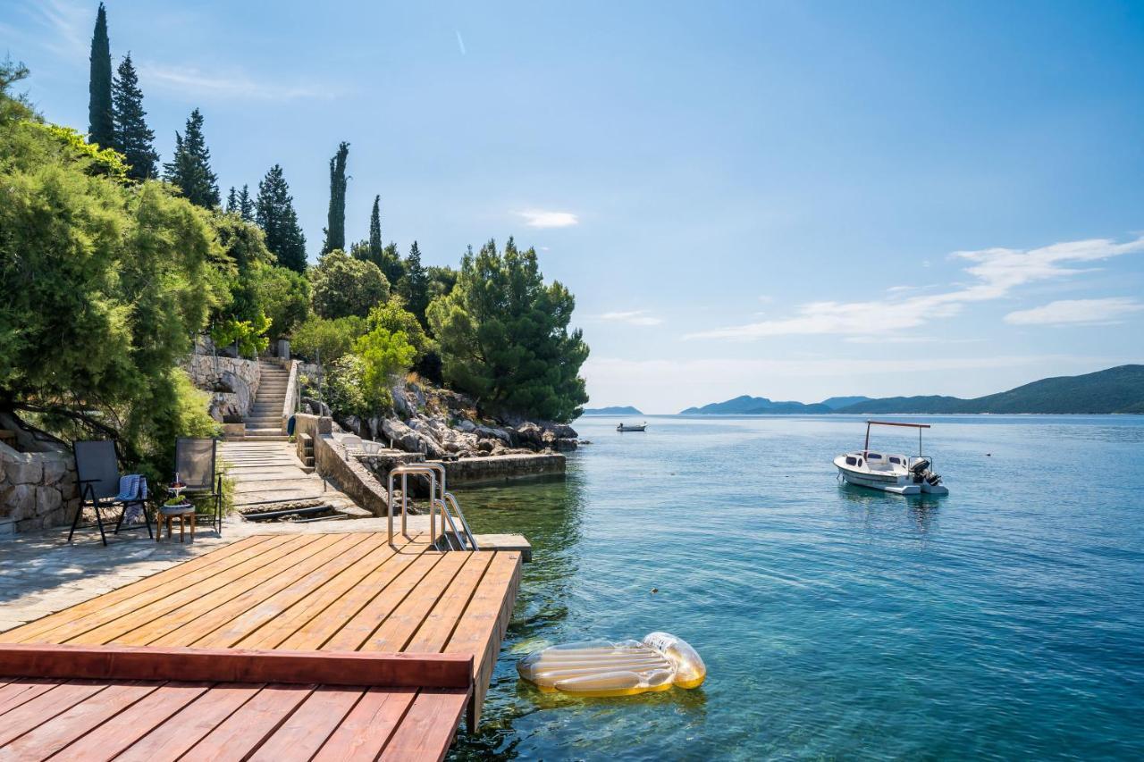Apartments Ratac Lobrovic With Private Beach And Beautiful Sunset Slano Exteriér fotografie
